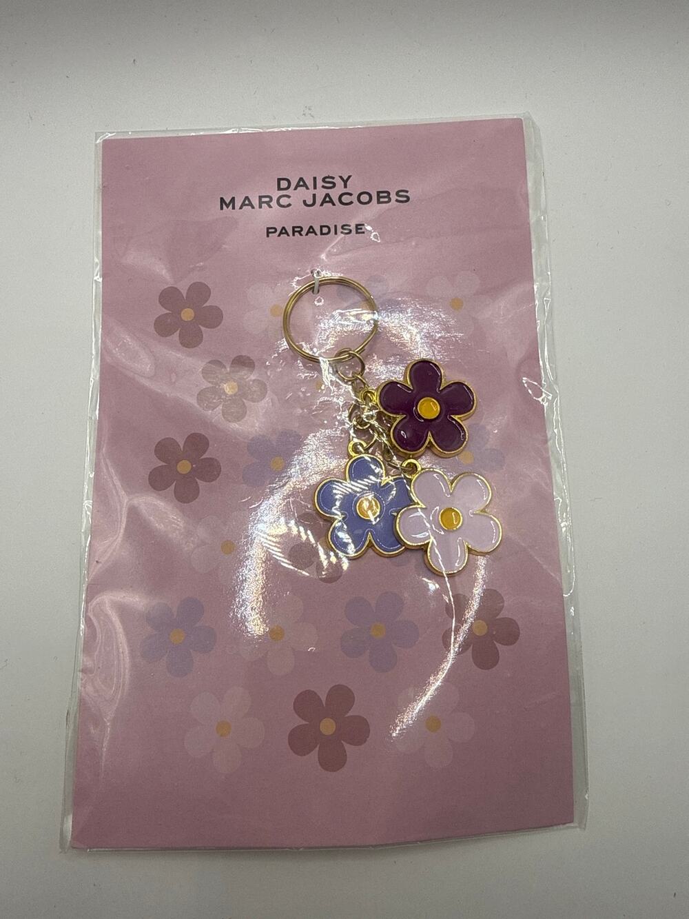 Daisy Marc Jacobs Paradise Flower keychain Purple Pink Gold
